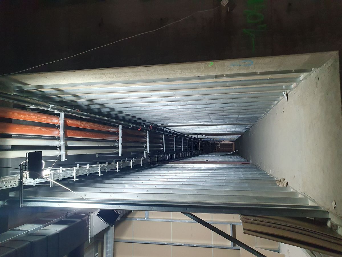 Cea mai mare sală polivalentă din România, tot mai aproape de inaugurare: „Suntem la al doilea strat de asfalt”