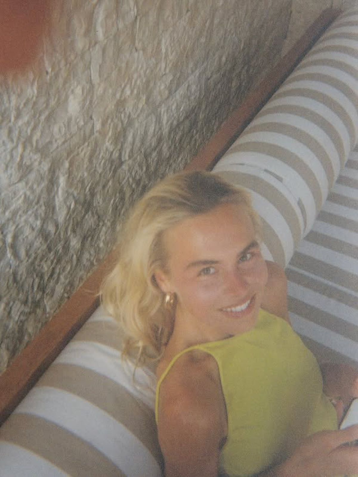 Aflată în plin divorț, soția fotbalistului a „incendiat” internetul cu o poză nud și riscă sancțiuni