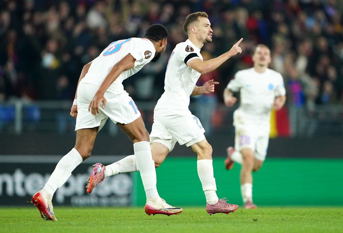FCSB pierde cu Basel, după o evoluție extrem de curajoasă, în zece oameni » Olaru a reușit golul serii în Europa League