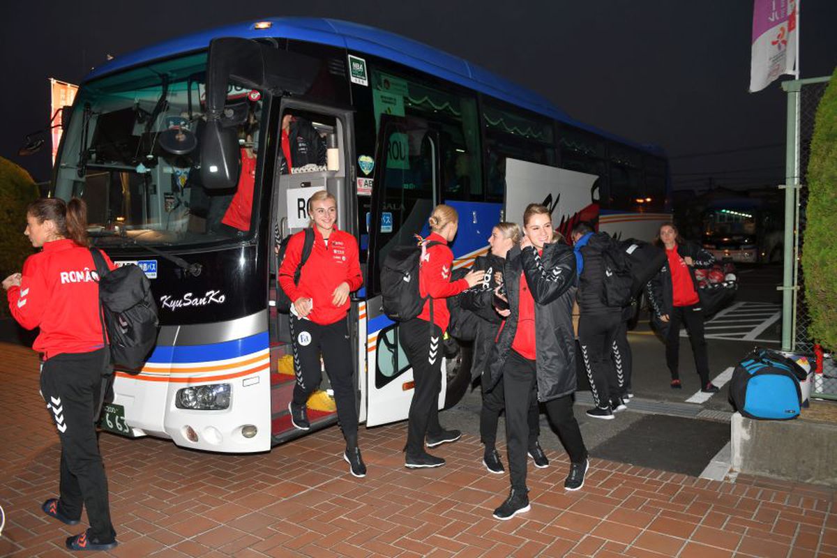 ROMÂNIA - UNGARIA 28-27 // Cronica de Dan Udrea: Ria, Ria, România!!! Victorie SENZAȚIONALĂ! România se califică dramatic, cu gol marcat de Neagu în ultima secundă a meciului