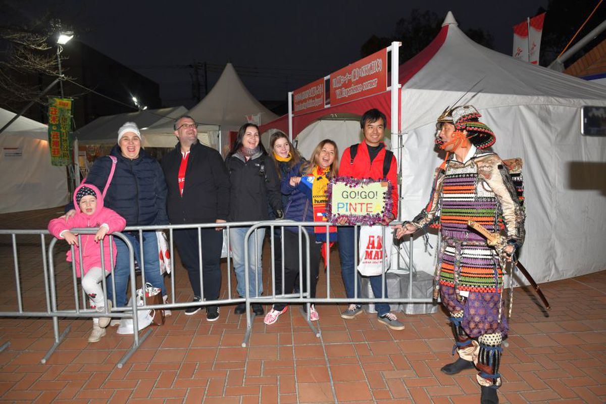 CORESPONDENȚĂ DIN JAPONIA // VIDEO + FOTO Samuraii sunt cu noi! Japonezii i-au scandat numele Cristinei Neagu