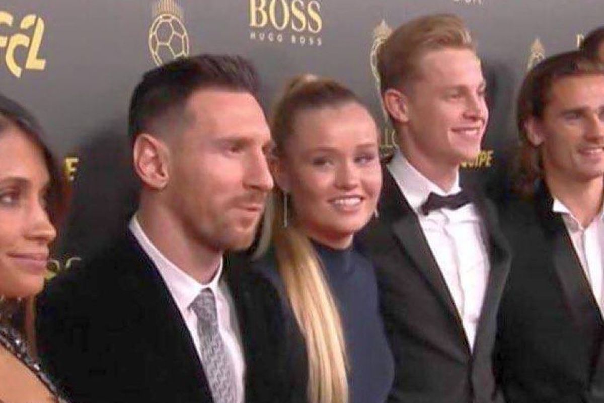 FOTO Mikky Kiemeney, iubita lui Frenkie de Jong, „îndrăgostită” de Leo Messi: clipe amuzante la gala de la Paris, surprinse de fotoreporteri