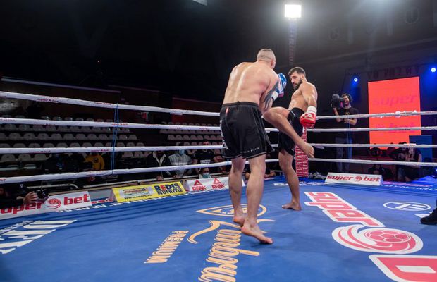 VIDEO Andrei Stoica, la primul meci după ce a participat la reality-show-ul Ferma » A fost pus la pământ, dar a revenit incredibil!