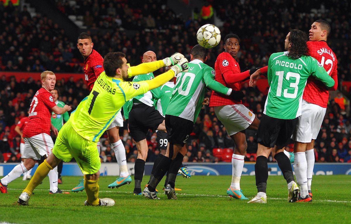 „Bobby Charlton a venit la noi și ne-a spus-o răspicat!” » Ce s-a întâmplat pe Old Trafford, imediat după victoria istorică a lui CFR Cluj cu United