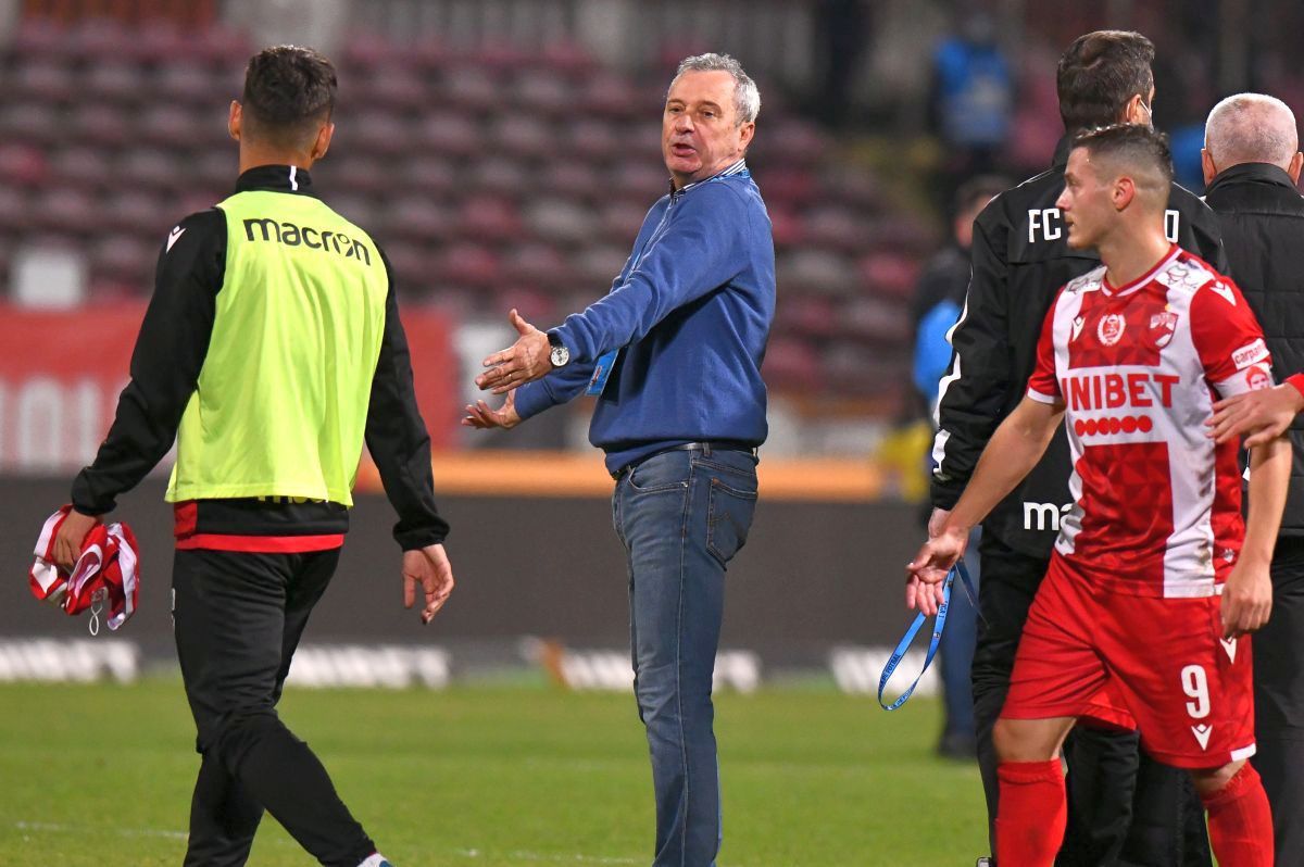 Continuă tărăboiul la Dinamo » Comunicat dur al suporterilor: „Obiectivul unora dintre jucători nu e salvarea de la retrogradare, ci înlocuirea antrenorului”