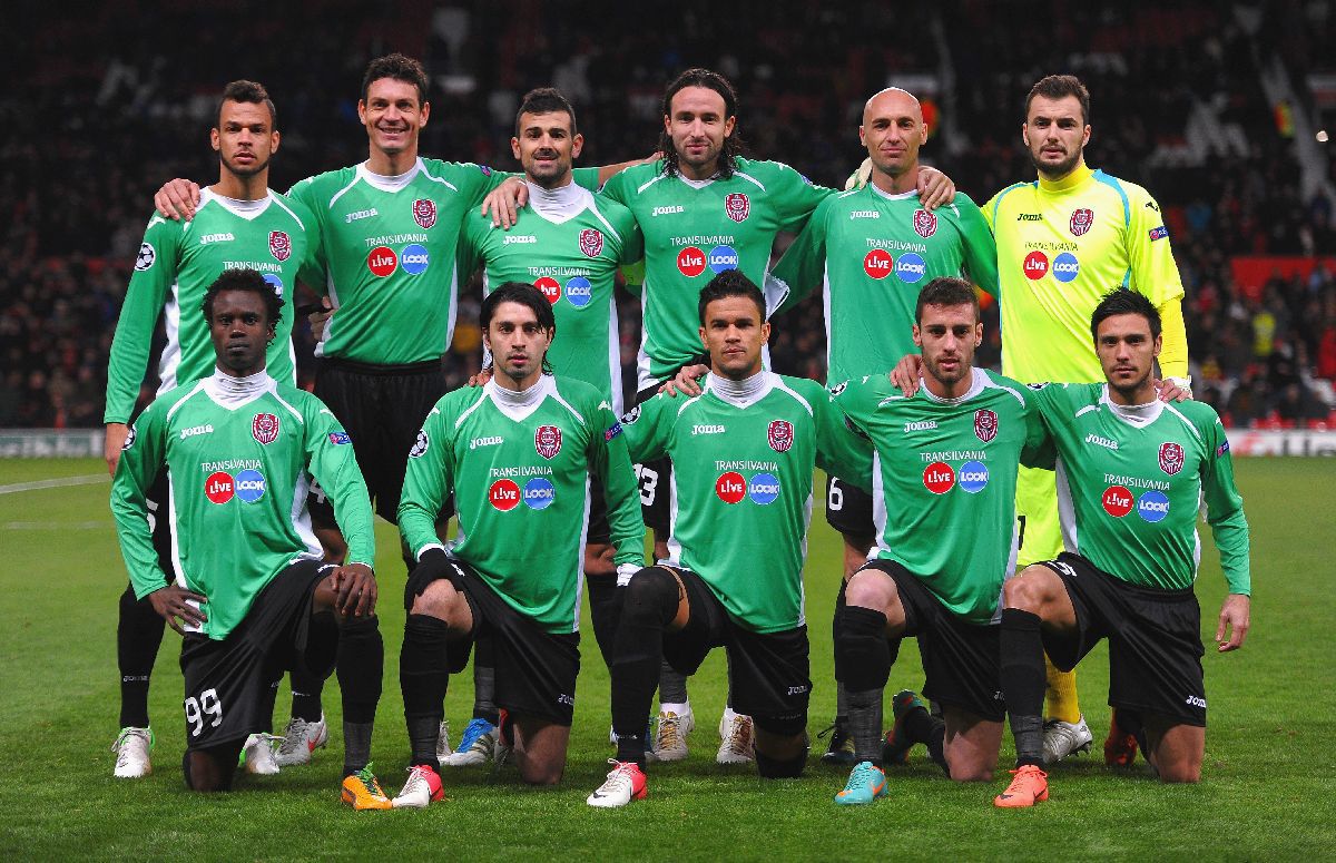 „Bobby Charlton a venit la noi și ne-a spus-o răspicat!” » Ce s-a întâmplat pe Old Trafford, imediat după victoria istorică a lui CFR Cluj cu United