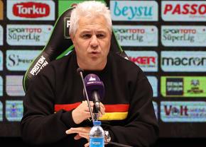 Șumudică a făcut show cu ziariștii, după egalul cu locul 2: „Te invit să te antrenezi cu echipa mea. Ar trebui să știi mai multe despre fotbal!”