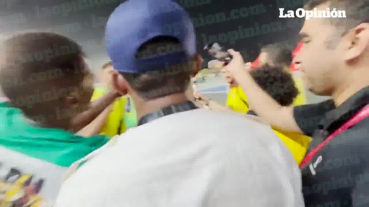 Filmare ȘOCANTĂ din Qatar: Samuel Eto'o îl atacă în afara stadionului și îl face KO cu o lovitură din MMA!