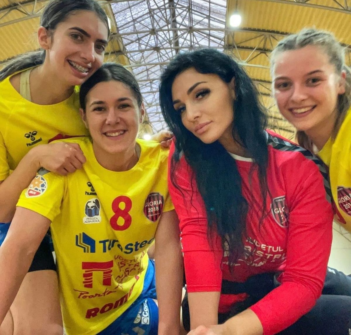 Cea mai sexy antrenoare din România, mesaj manifest: „Apar tot felul de habarniști. De asta suntem în cădere liberă”
