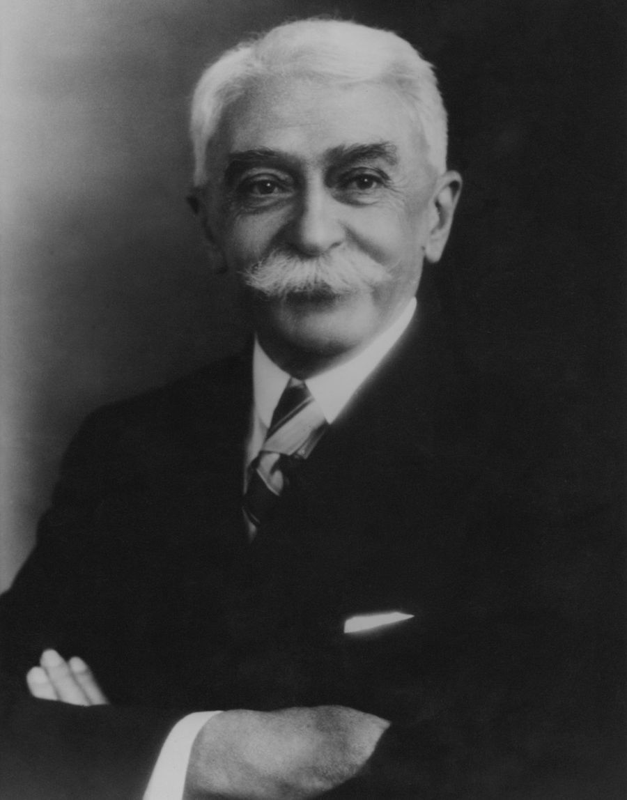 Pierre de Coubertin s-a stins în 1937. Atunci s-a crezut că „Manifestul” său a dispărut. Dar n-a fost așa Manifestul de 8.800.000 $