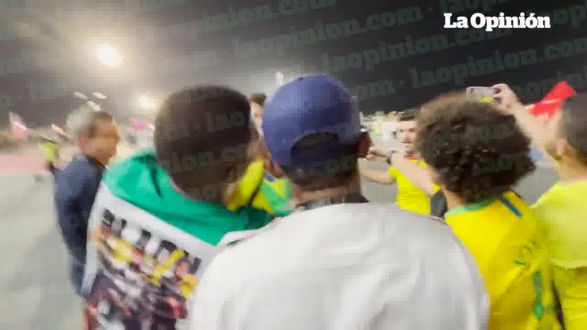 Filmare ȘOCANTĂ din Qatar: Samuel Eto'o îl atacă în afara stadionului și îl face KO cu o lovitură din MMA!