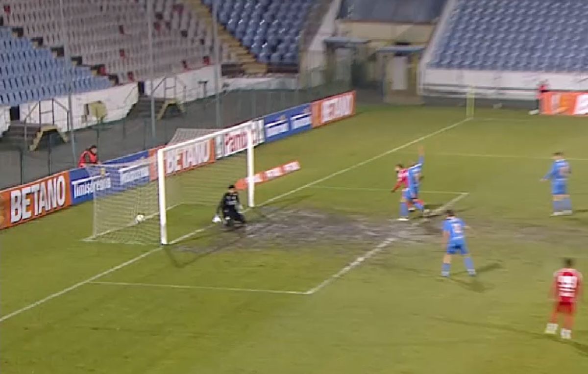 Eroare uriașă de arbitraj în Slobozia - Dinamo, din Cupa României » Neluț Roșu, privat de un gol fabulos