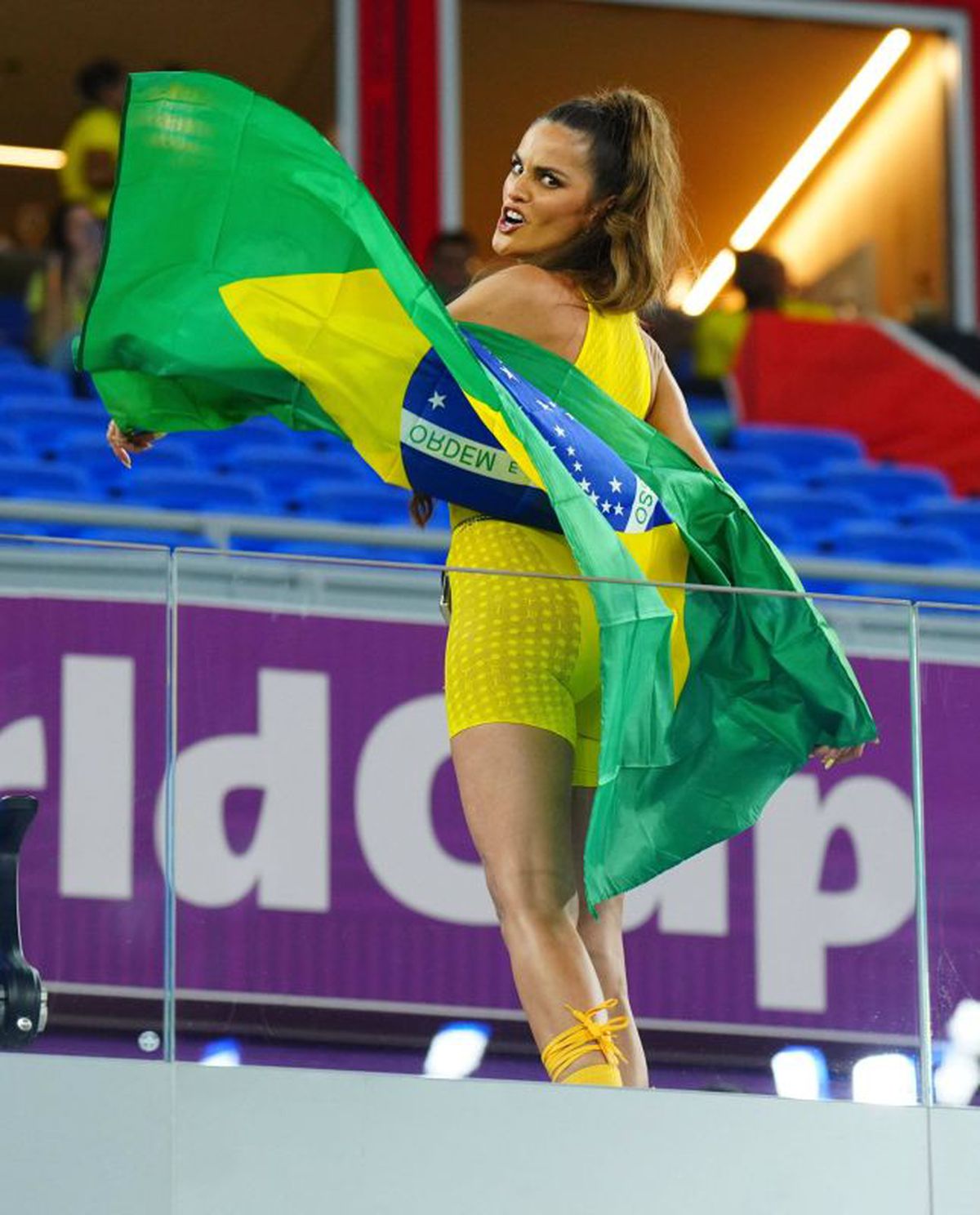 Cel mai frumos fan » Logodnica portarului Germaniei a sărbătorit cu Neymar calificarea în sferturi