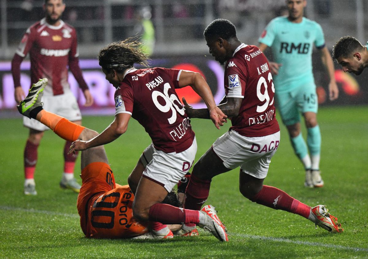 Știm arbitrul de la derby-ul CFR Cluj - Rapid! Ce record uriaș va fi egalat în Gruia