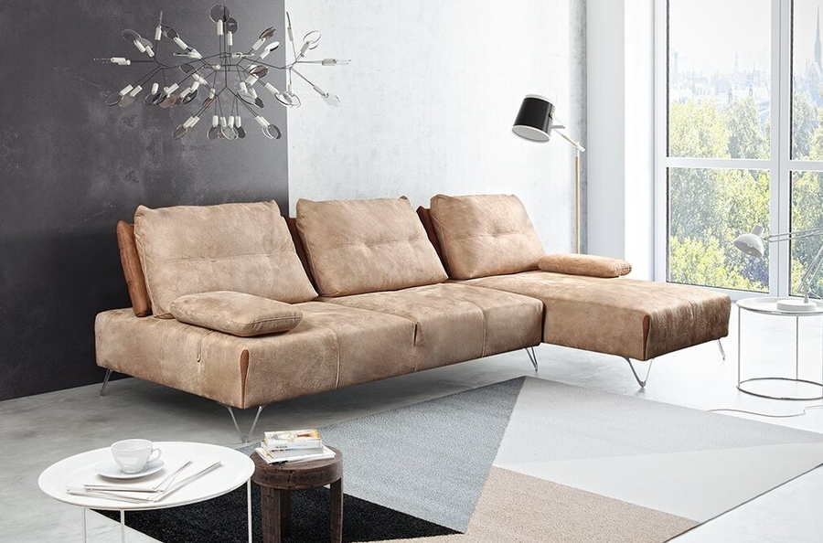 DE CE merită să-ți iei o canapea din piele ecologică: 5 mituri demontate