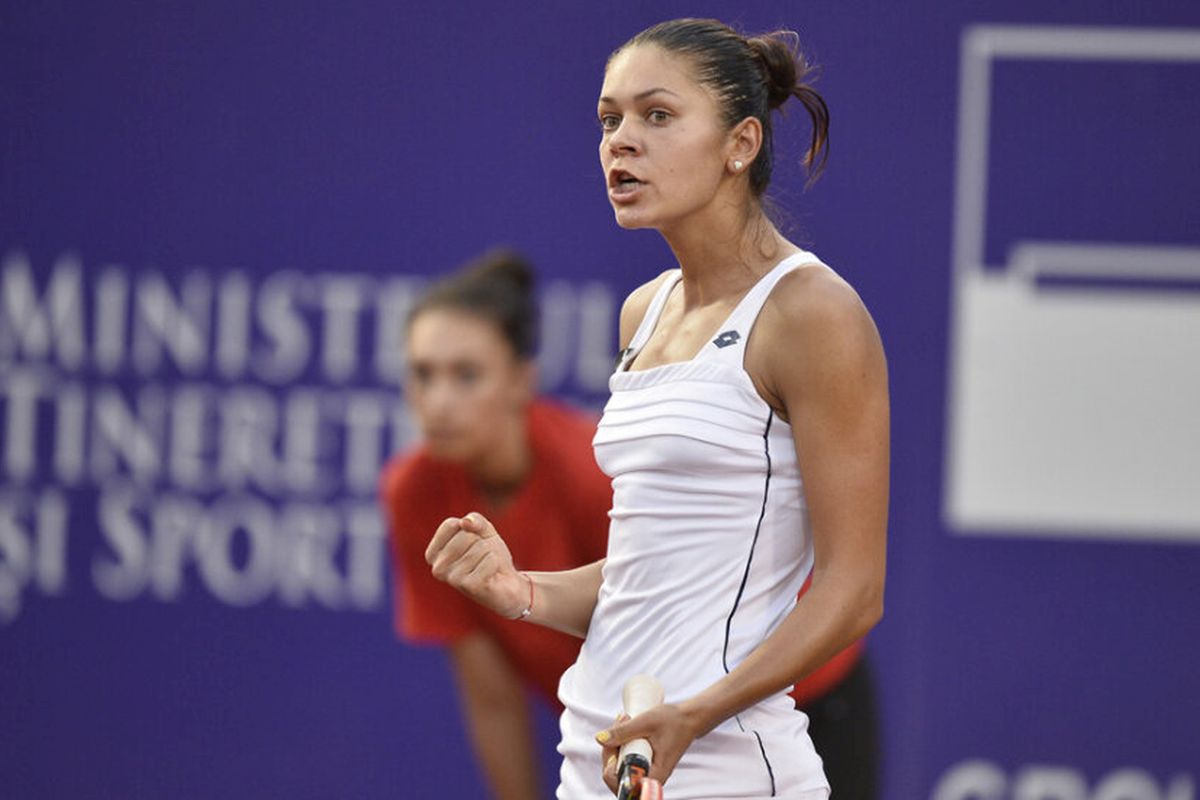 Andreea Mitu s-a calificat în optimile de finală la Angers » Românca a revenit spectaculos, după ce a pierdut primul set