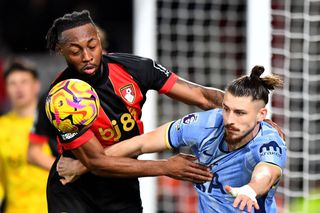 Radu Drăgușin, note mici în Anglia! Jurnaliștii nu l-au iertat: „L-a făcut la buzunare. Seară toridă pentru român”