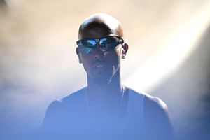 Mo Farah, cvadruplu campion olimpic, este hărțuit pentru bani de o „fantomă” a trecutului din Somalia