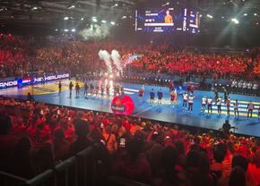 Zi de handbal în Rotterdam Ahoy » Atmosferă senzațională la meciul zilei: 9000 de oameni în picioare!