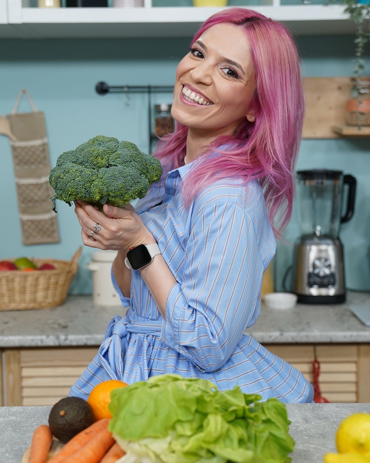 Specialistă în stil de viaţă sănătos: „Am mâncat din frigider cu rușine ani la rând. Azi îi învăț pe oameni să iubească din nou mâncarea”