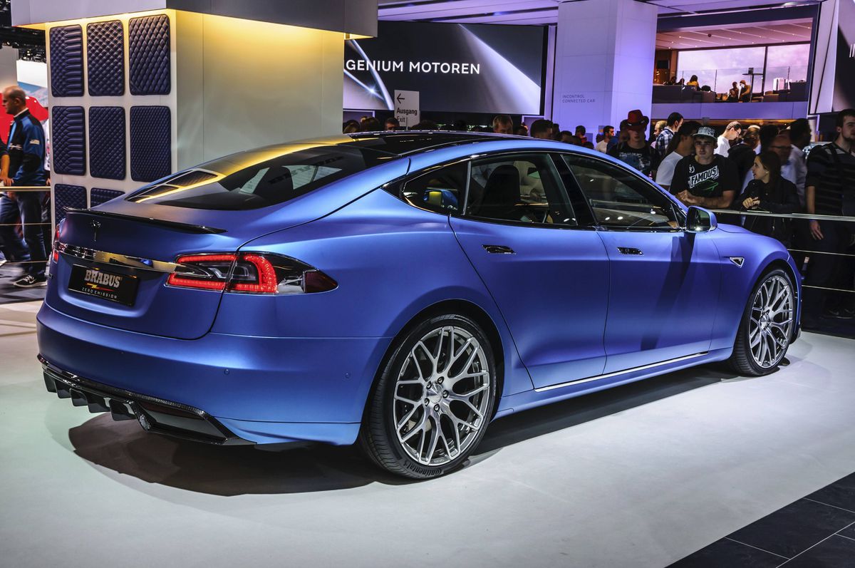 Pe fondul scăderii vânzărilor, Tesla aduce în Europa cea mai accesibilă versiune de sedan electric de până acum