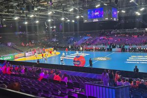Zi de handbal în Rotterdam Ahoy » Imagini deosebite: mii de olandezi au venit la sală cu 6 ore înaintea marelui meci