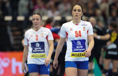 După egalul neașteptat cu Insulele Feroe, Serbia a fost demolată de Muntenegru și a ratat „sferturile” Campionatului Mondial