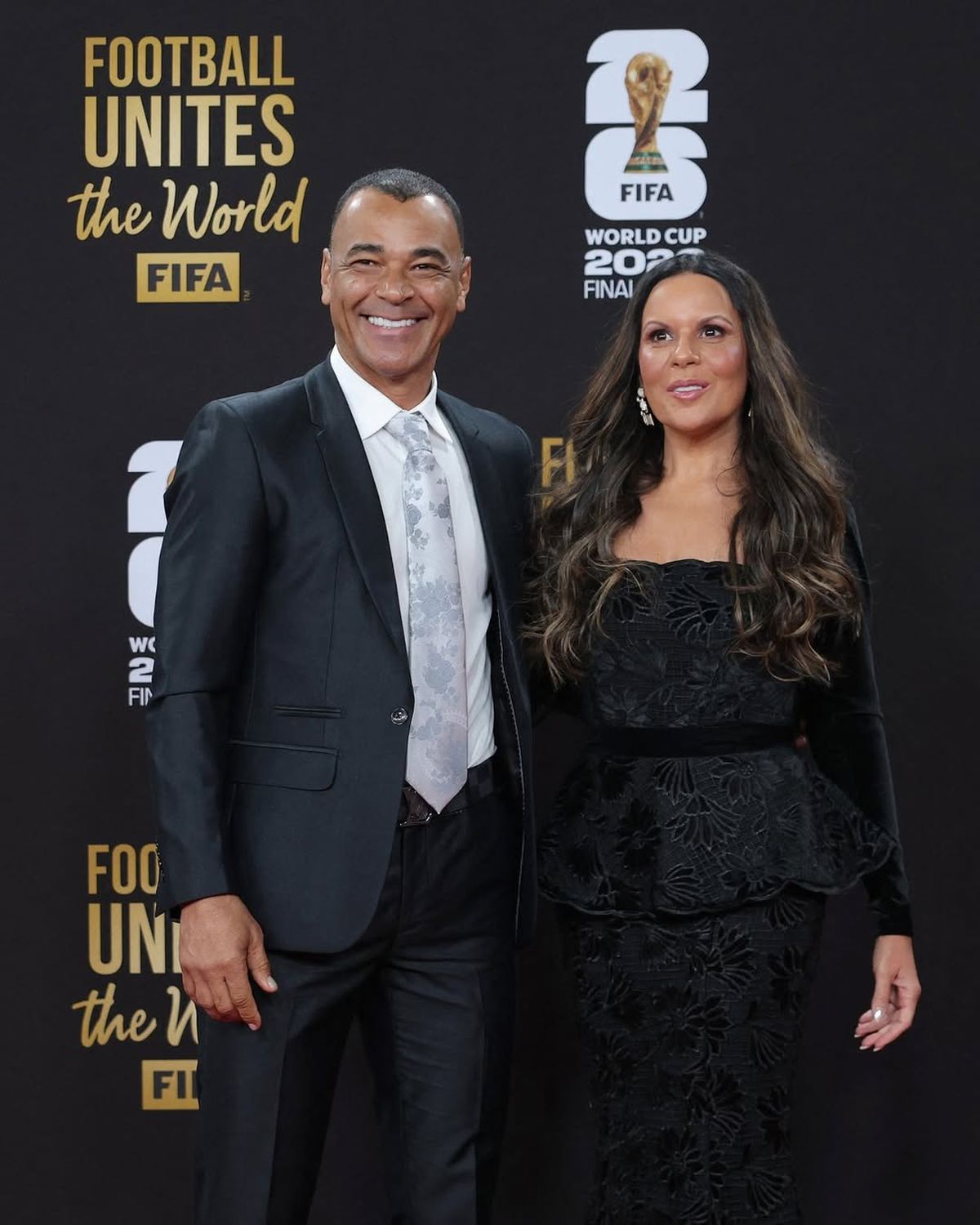 Are 47 de ani, iar ținuta ei transparentă a provocat controverse la tragerea la sorți: „Prea îndrăzneaţă pentru un eveniment fotbalistic”