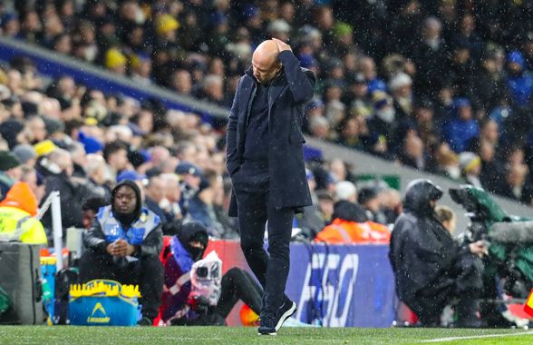 Presa din Anglia nu l-a menajat pe Arne Slot: „Nu a arătat prea inteligent”