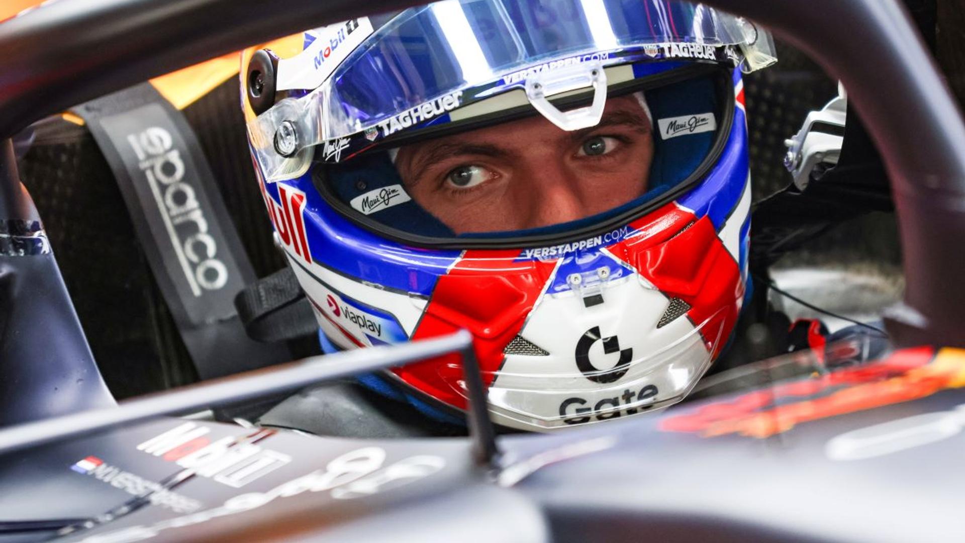 Max Verstappen în monopostul Red Bull pe circuitul Yas Marina, pregătindu-se pentru cursa Abu Dhabi din campionatul Formula 1. | sursa foto: Gazeta Sporturilor