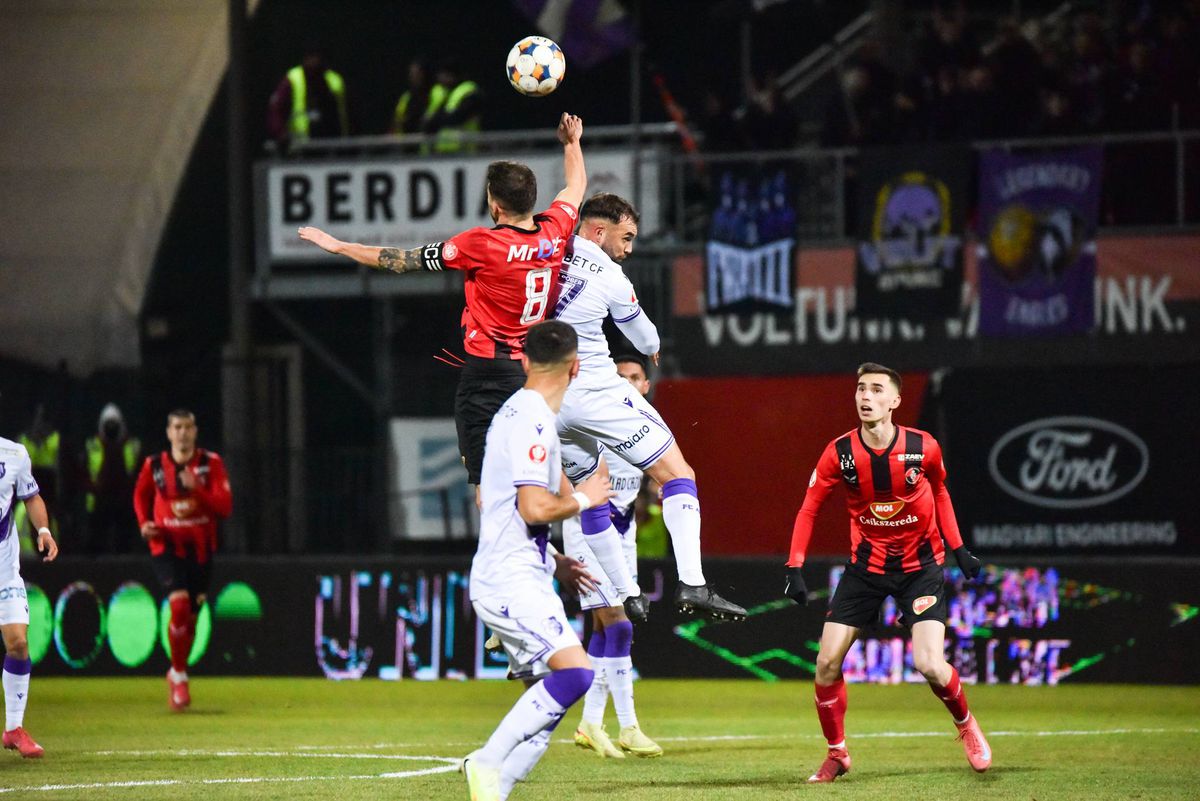 2, primul meci al zilei în Superligă