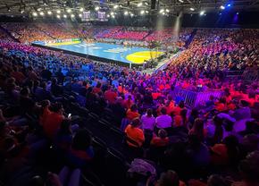 Știm toate naționalele calificate în sferturile de finală la Campionatul Mondial de handbal feminin » 9000 de fani „oranje” au creat o atmosferă fantastică