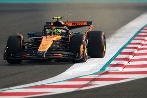 Ziua cea mare: Norris vs. Verstappen vs. Piastri pentru titlu! Strategiile posibile în cursă + Analiza calificărilor: unde s-a făcut diferența
