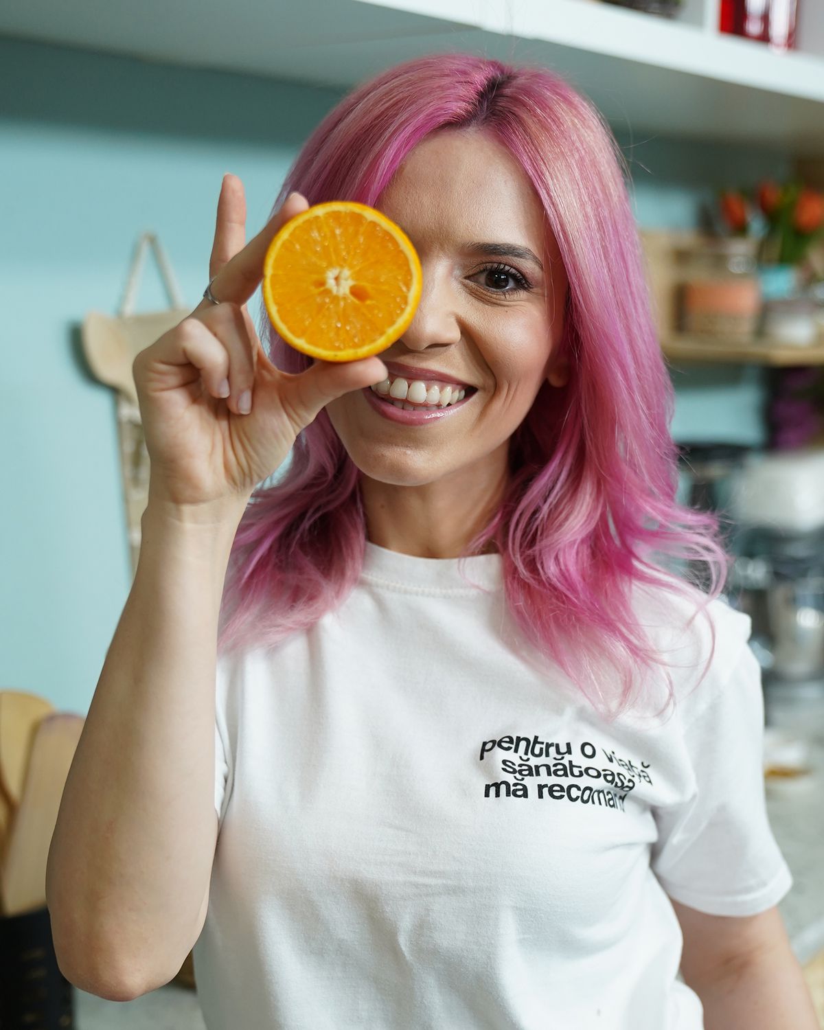 Specialistă în stil de viaţă sănătos: „Am mâncat din frigider cu rușine ani la rând. Azi îi învăț pe oameni să iubească din nou mâncarea”