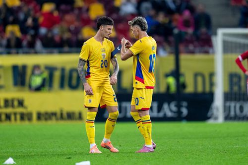 Dennis Man (stânga) și Ianis Hagi (dreapta) / Foto: Imago Images