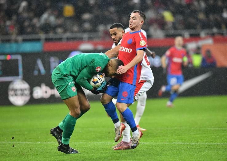 Epassy, Sivis și Mihai Toma în FCSB - Dinamo // foto: Cristi Preda (GSP)