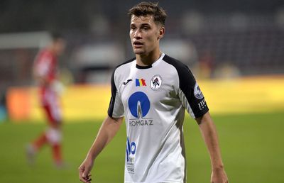 FCSB // Dilemă majoră: îl poate ține Darius Olaru pe bancă pe Dennis Man? Ce spune precedentul din lot