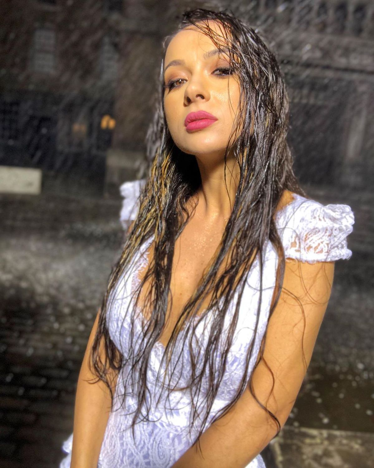 Fiul unui milionar, acuzat că a folosit baza de date a MAI pentru a o căuta pe soția-vedetă a unui fotbalist român