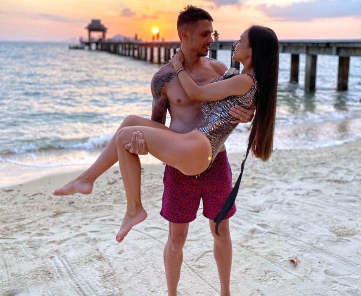 GALERIE FOTO Îl face pachet! Iubita portarului de la CFR Cluj câștigă pe seară mai mult decât el pe lună!