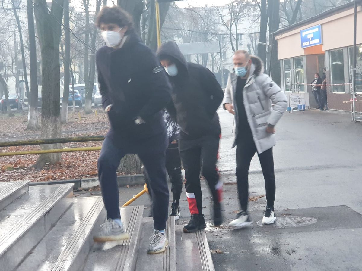 Noi probleme la Dinamo: jucătorii încă nu și-au primit salariile, iar 4 dintre ei au plecat din apartamentele închiriate: „Nu știm dacă ne antrenăm mâine”