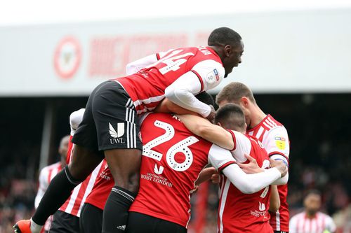 Brentford, care n-a jucat niciodată în Premier League, a virat un „11” de 150 milioane de euro elitei engleze în ultimii 5 ani.  foto: Guliver/Getty Images