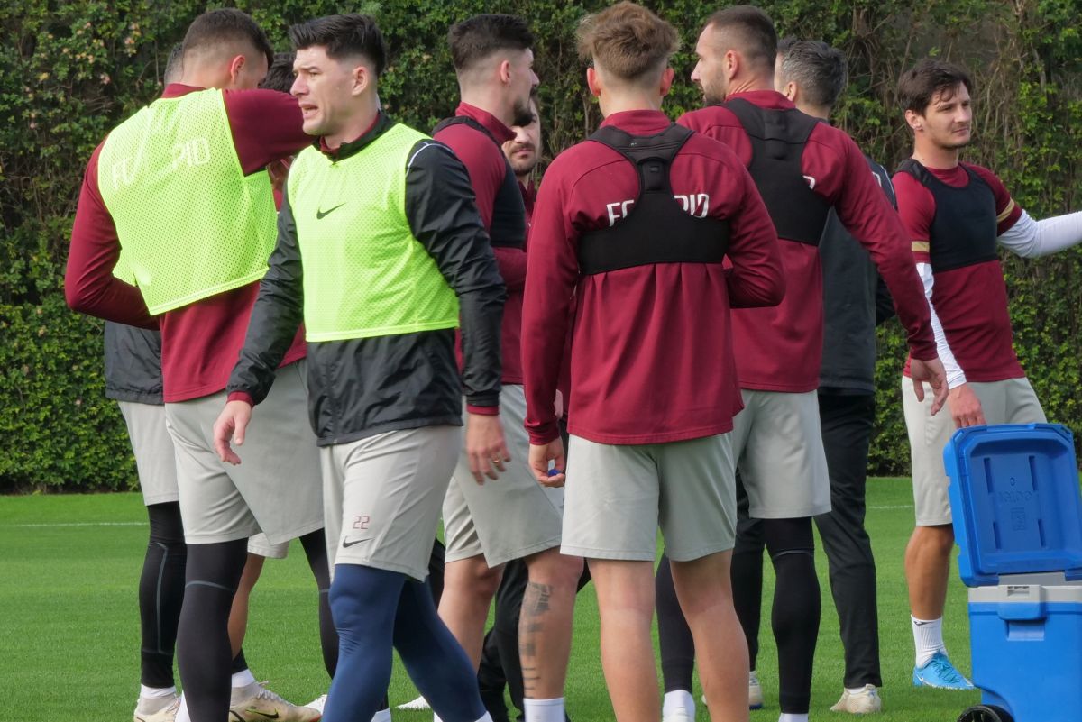 Primele imagini din cantonamentul Rapidului » Săpunaru, omul bun la toate, Moldovan și-a exasperat colegii + când e primul amical