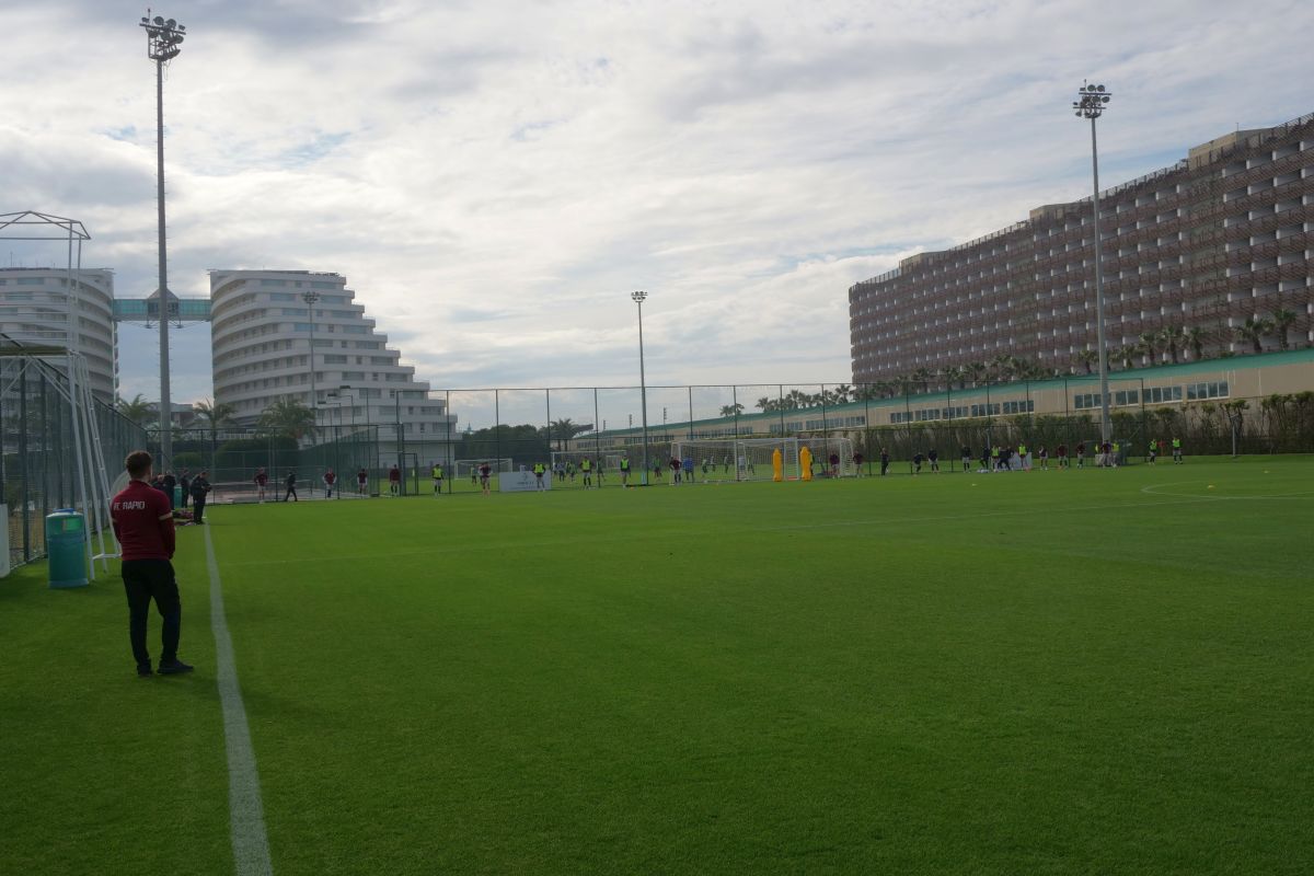 Primele imagini din cantonamentul Rapidului » Săpunaru, omul bun la toate, Moldovan și-a exasperat colegii + când e primul amical