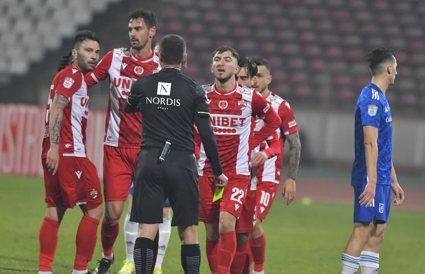 Dinamo s-a despărțit de un fotbalist care câștiga 8.000 de euro pe lună