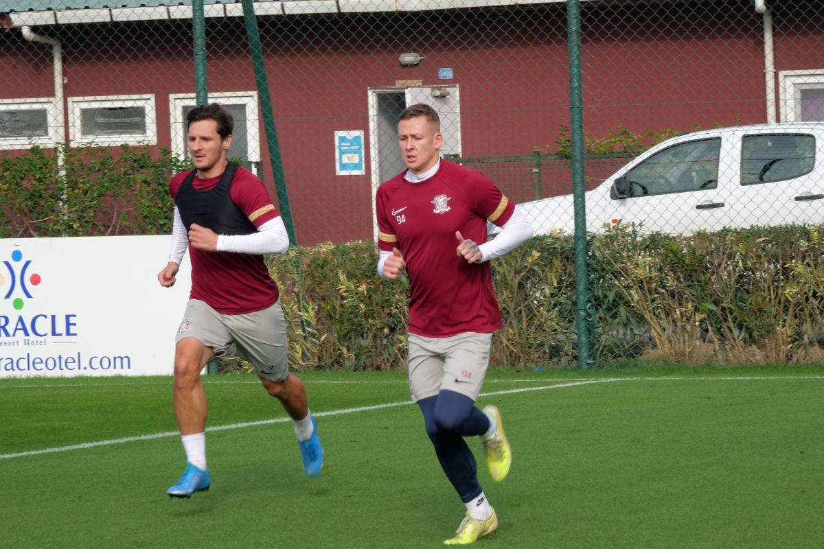 Primele imagini din cantonamentul Rapidului » Săpunaru, omul bun la toate, Moldovan și-a exasperat colegii + când e primul amical