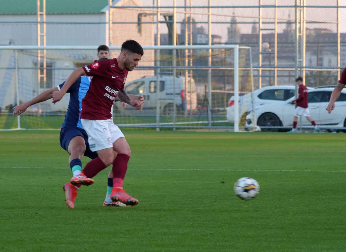 Rapidul lui Mutu, chinuit de o echipă din liga a treia » Emmers i-a salvat pe giuleșteni de un rezultat rușinos