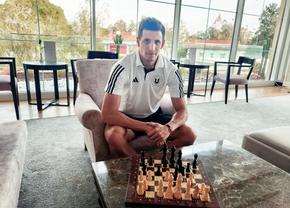 Face senzație în Superliga și vrea să dea șah-mat contracandidatelor la un loc de play-off: „Noi suntem cea mai bună formație din România ca fotbal. Suntem obligați!”