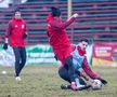 Dorinel Munteanu a făcut spectacol la antrenamentul Oțelului » Antrenorul n-a mai rezistat și s-a băgat la joc