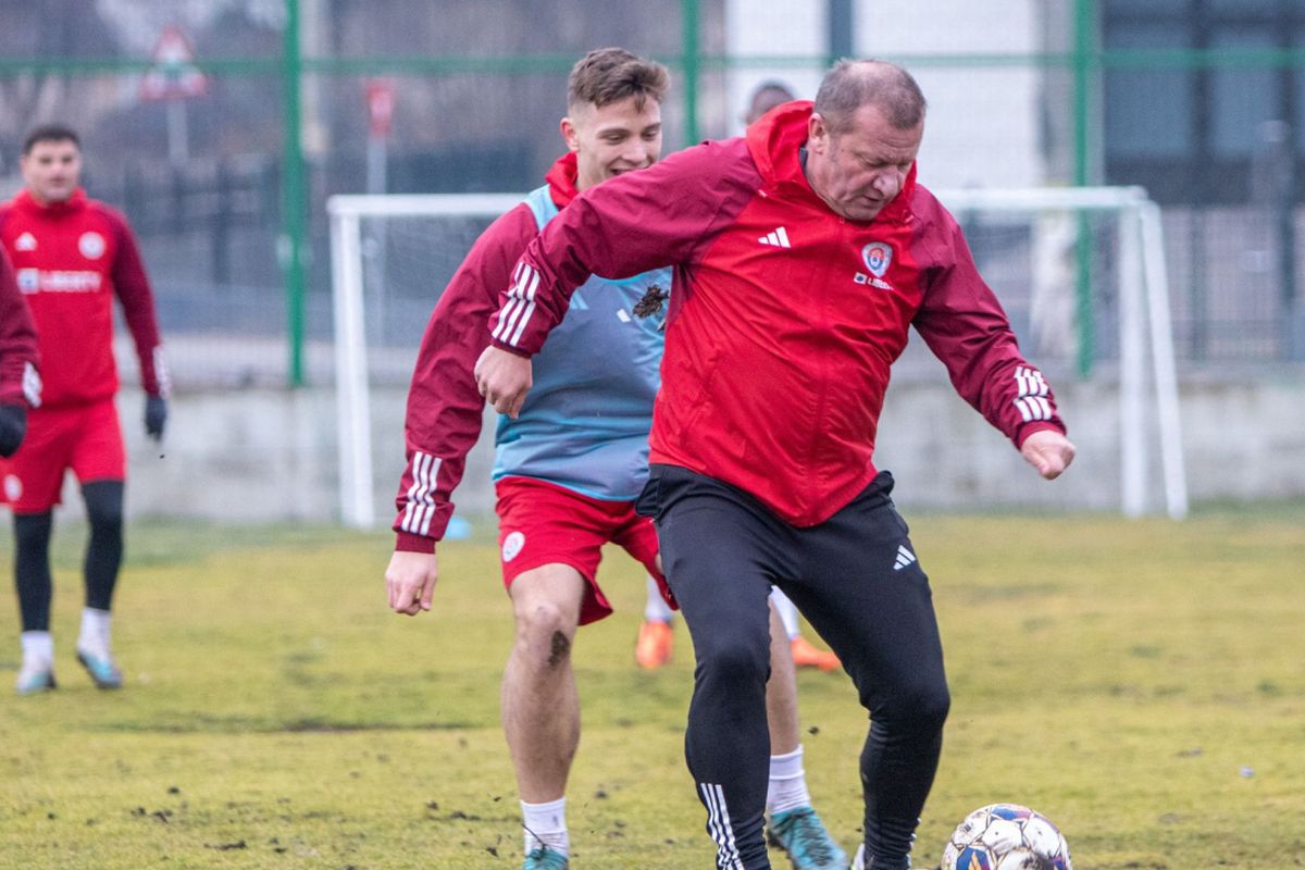 Dorinel Munteanu a făcut spectacol la antrenamentul Oțelului » Antrenorul n-a mai rezistat și s-a băgat la joc