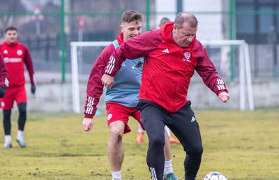 Dorinel Munteanu a făcut spectacol la antrenamentul Oțelului » Antrenorul n-a mai rezistat și s-a băgat la joc